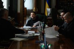 Зеленський провів нараду з переговорною групою перед зустріччю з Віткоффом і Кушнером