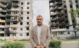 Голлівудський актор Лієв Шрайбер приїхав до Києва після масованого обстрілу рф