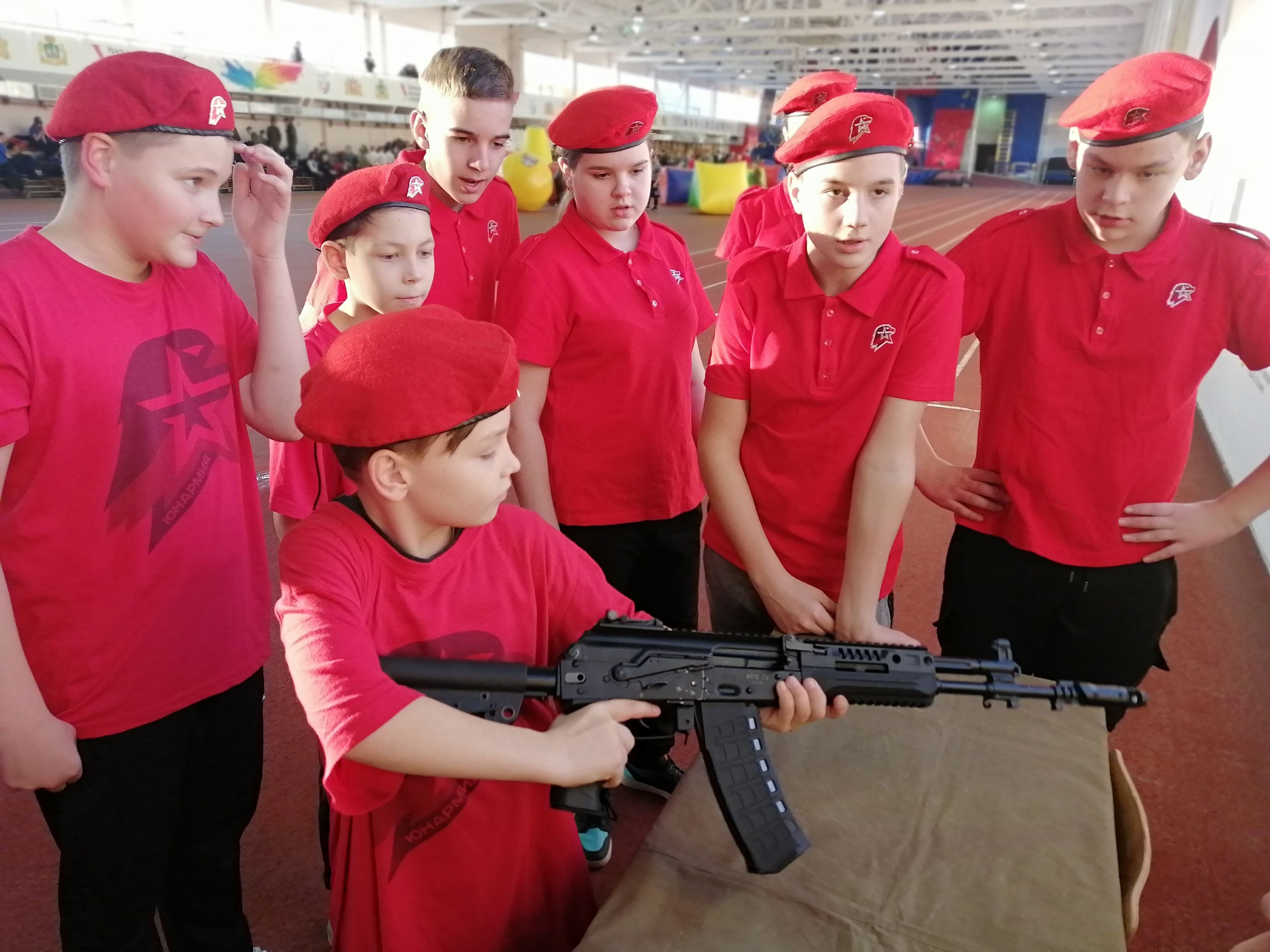 Мілітаризація дітей у Криму
